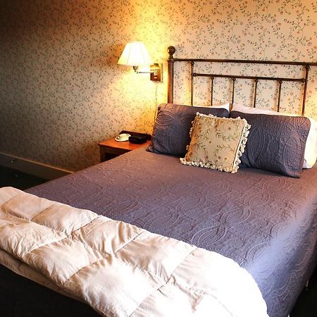 Darby Field Inn Albany Экстерьер фото