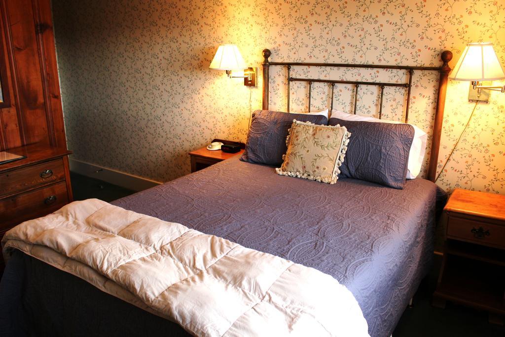 Darby Field Inn Albany Экстерьер фото