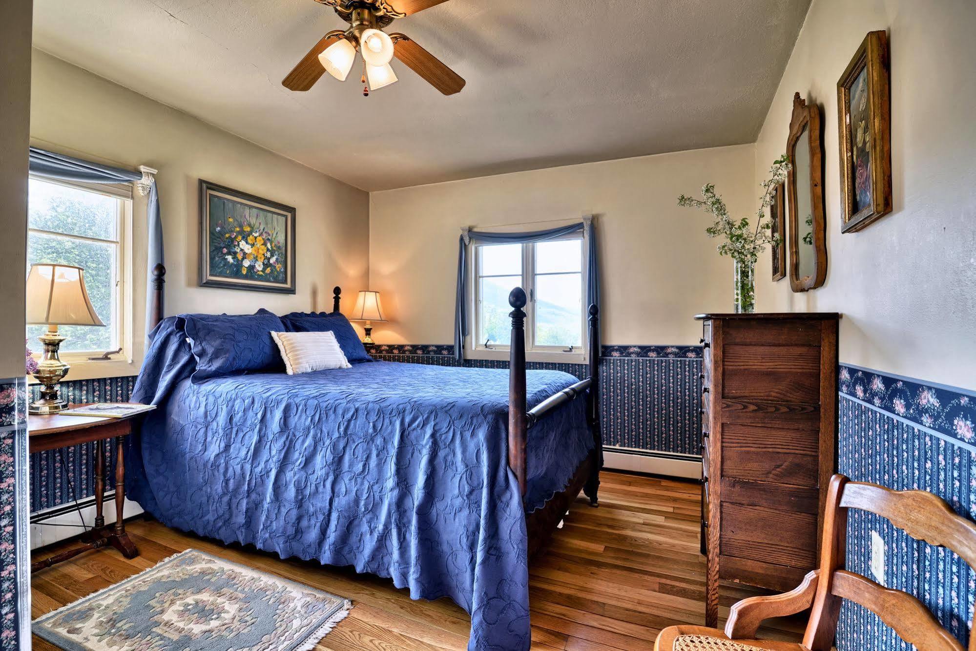 Darby Field Inn Albany Экстерьер фото