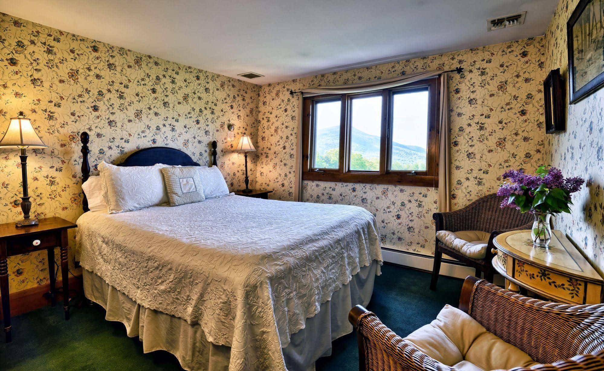 Darby Field Inn Albany Экстерьер фото