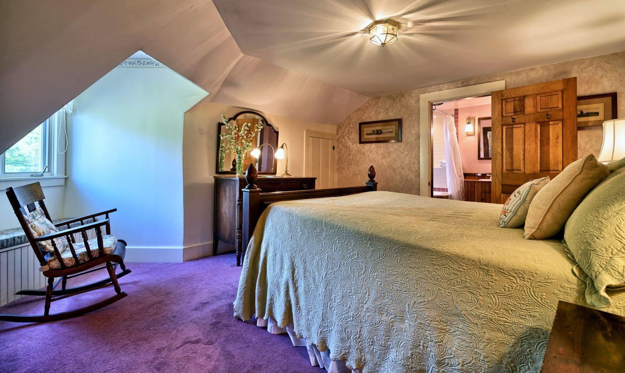 Darby Field Inn Albany Экстерьер фото