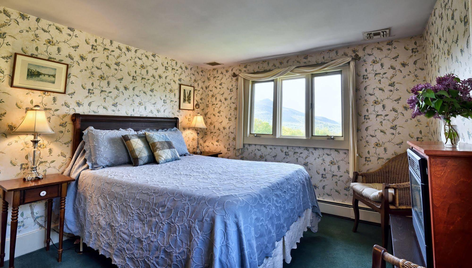 Darby Field Inn Albany Экстерьер фото